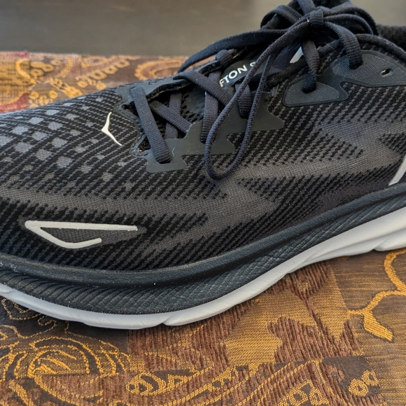 Hoka Clifton 9 Men's size 11.5D. Black with white. - Picture 6 of 11